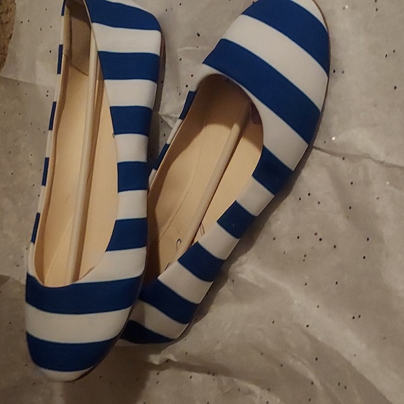 NWT Women's Lilly U  Spirited Flat Shoes with carring bag - Picture 7 of 7